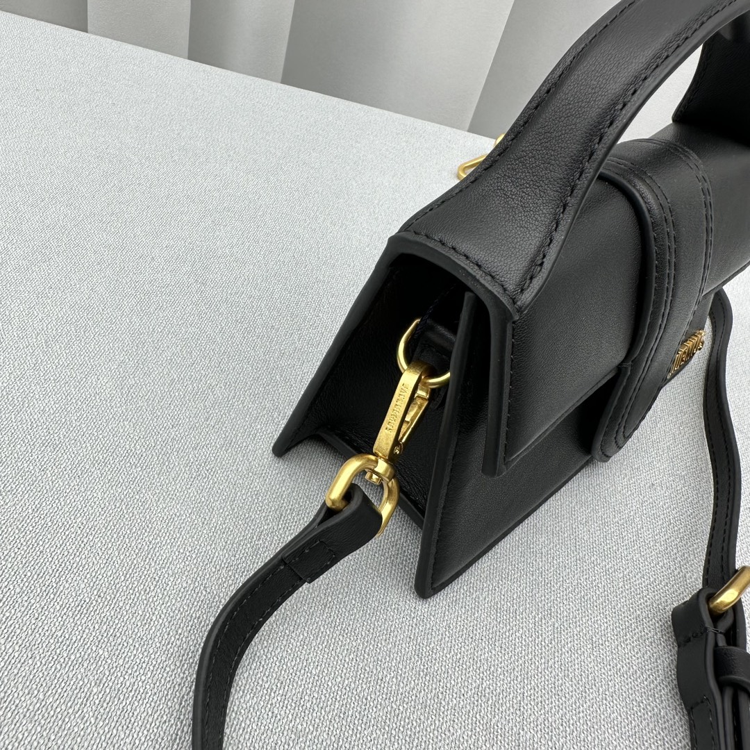 Jacquemus Satchel Bags